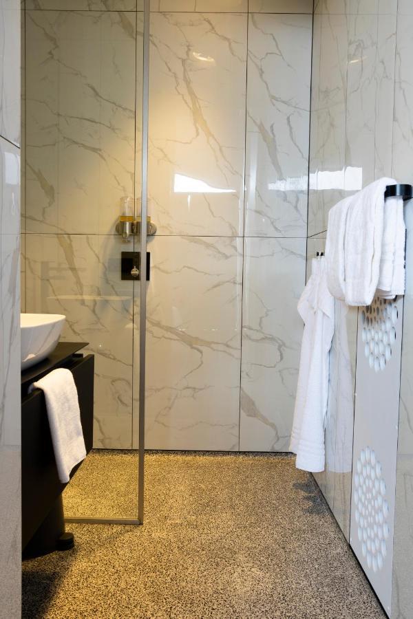 De 6 Linden Boutique Hotel سلاوس المظهر الخارجي الصورة
