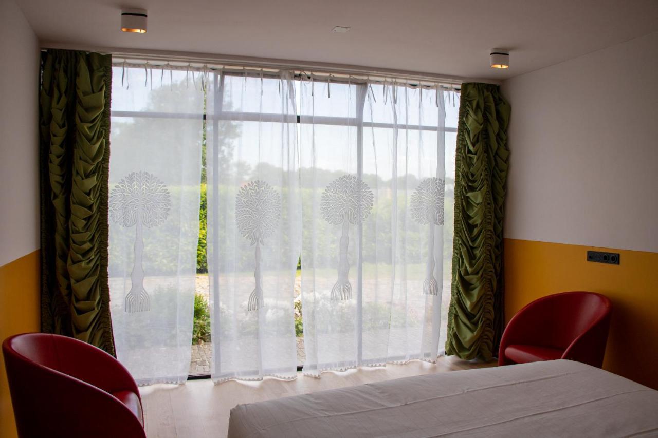 De 6 Linden Boutique Hotel سلاوس المظهر الخارجي الصورة